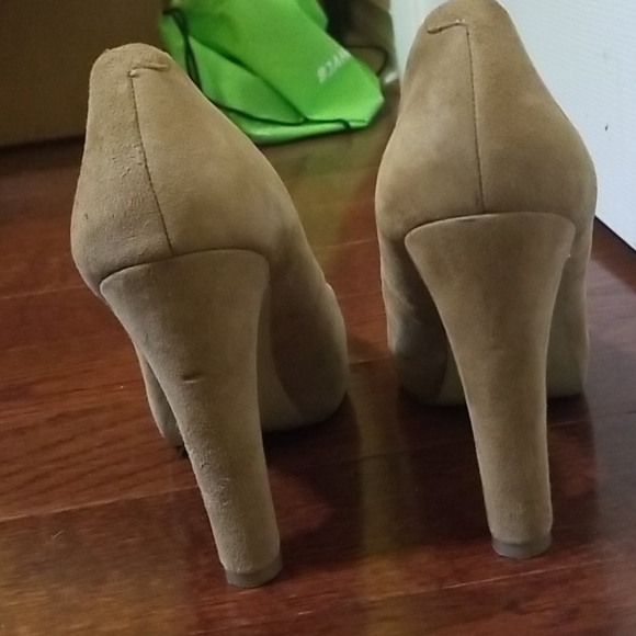 Nine West Nude Pumps - Picture 3 of 5